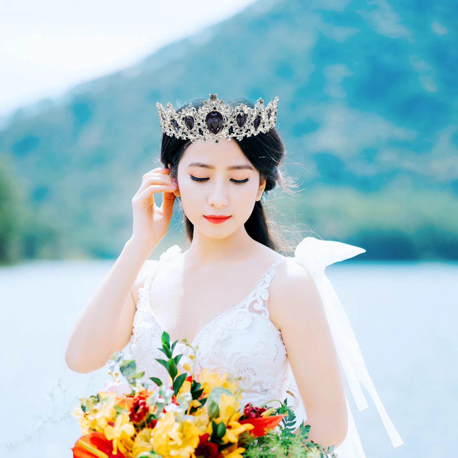 Элегантная корона невесты из розового золота и серебра