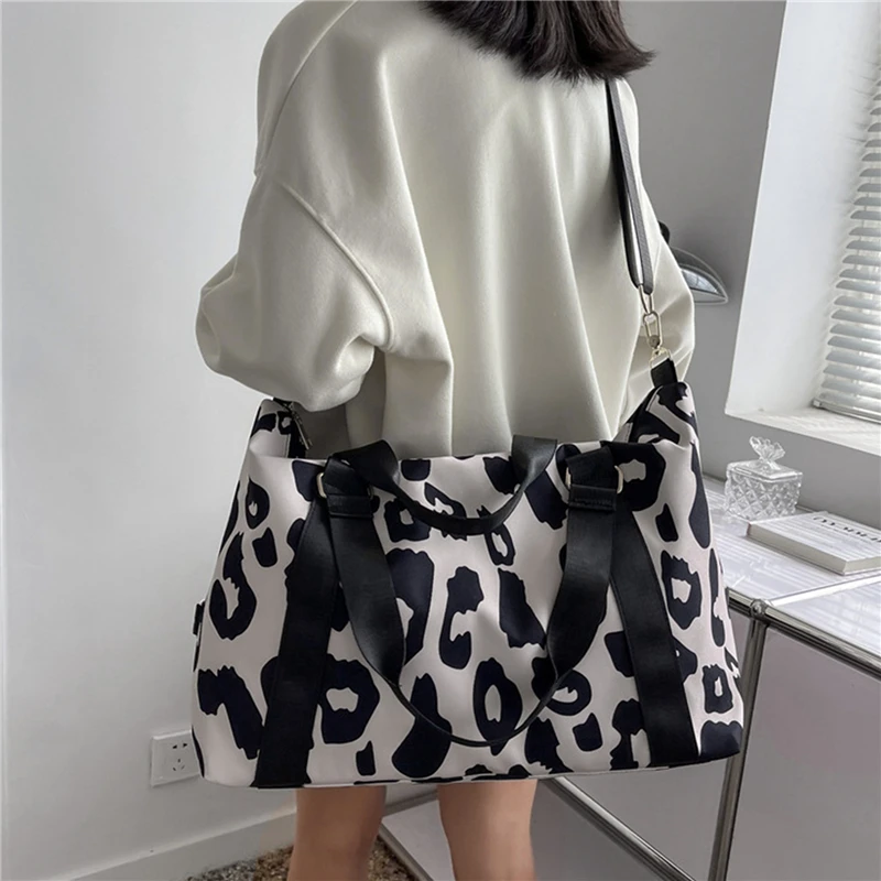 Waterproof Oxford Cloth Bag Women's Hand Bill of Lading Shoulder Travel Package Multifunctional Dry and Wet Separation Bag