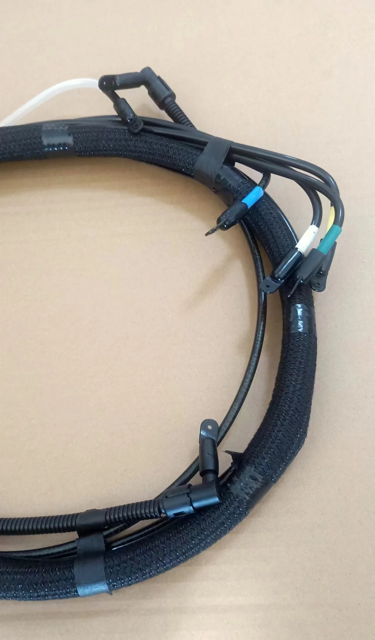 Passend für 2012-2014 Jeep Grand Cherokee Luftfederung kompressor leitung 52124932ae