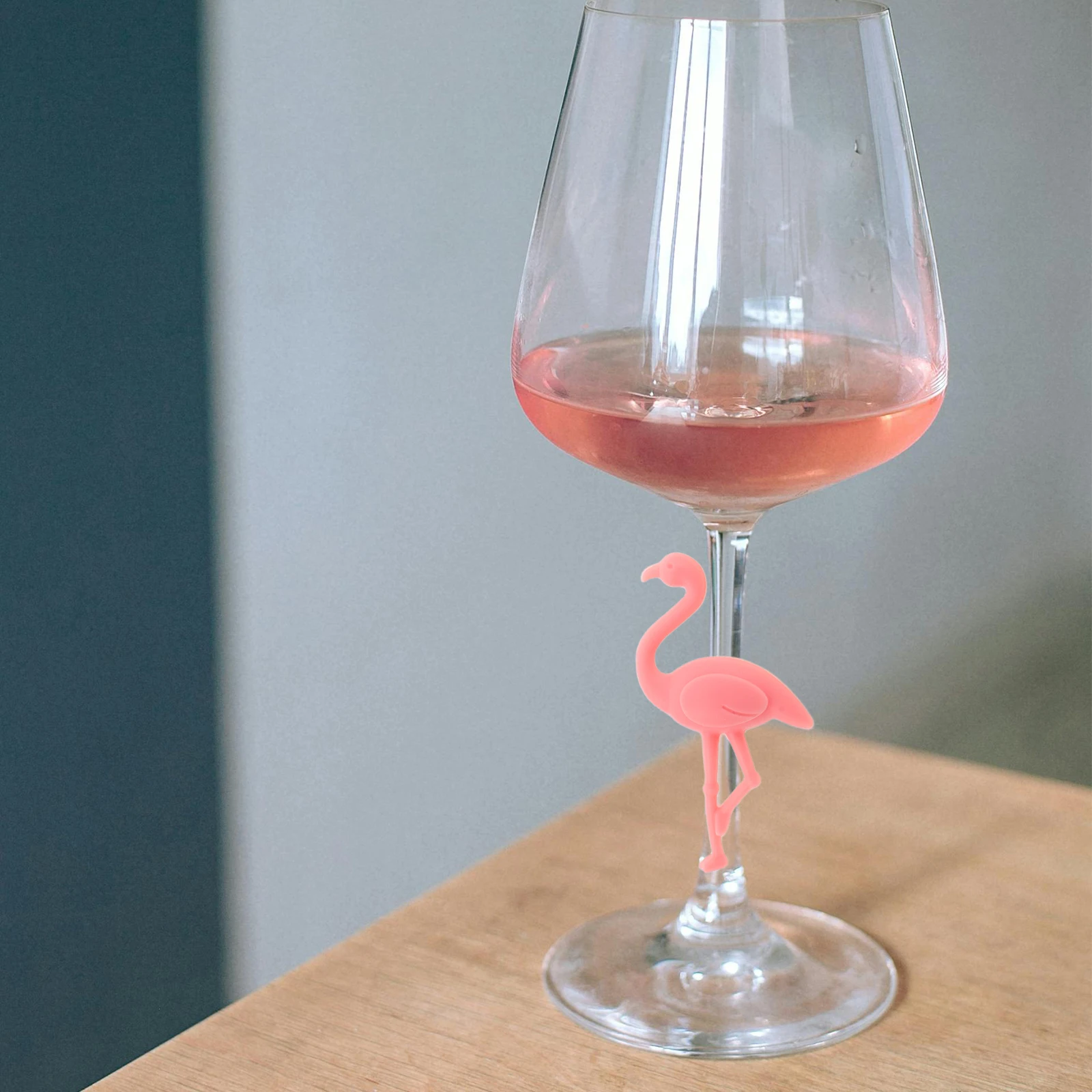 

12pcs Wine Glass Markers Flamingo Silicone Drink Tags Reusable Holiday Charm Rings Christmas Halloween Party Stemware Decor