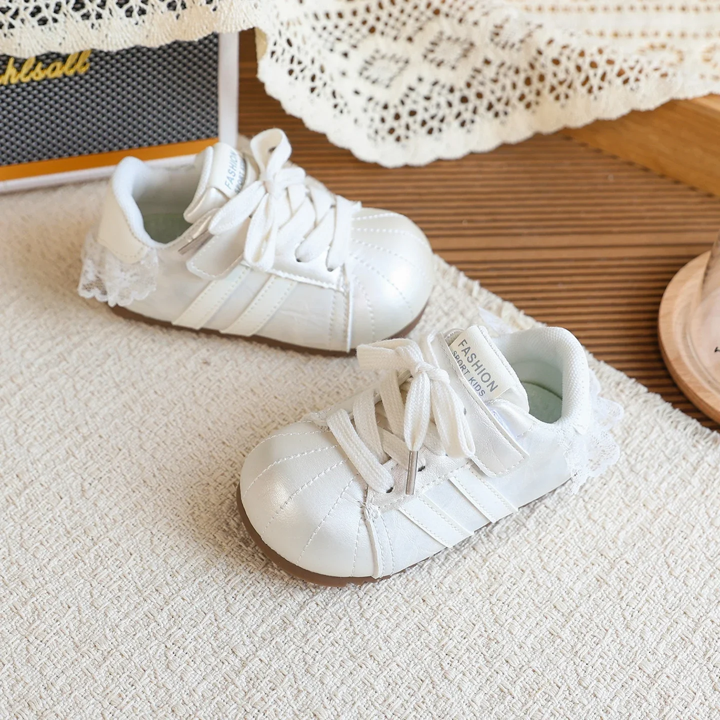 Girls' Fashion Sneakers Versatile & Stylish Featuring Lace Embroidery Kids' Casual Sports Shoes with Soft, Non-Slip Soles Purple