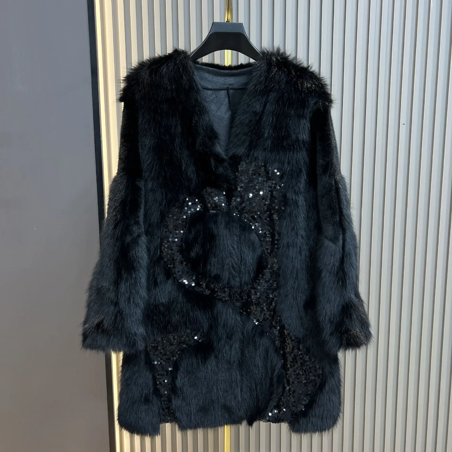 2025 Autumn Winter New Faux Fur Mid-Length Thickened Warm Fashion Sequin Versatile Women's Faux Fur Coat Winter Coat Women