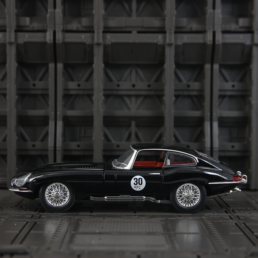 1:24 simulação e-tipo retro nostálgico liga modelo de carro ornamento coleção, portas e capô do motor, tronco pode abrir