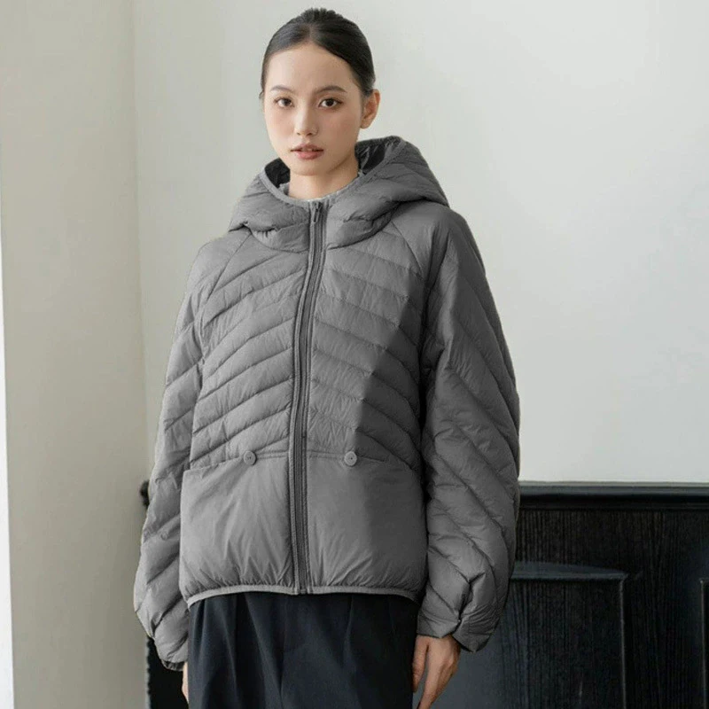 Schinteon Jaket Bulu Angsa Putih Wanita Pakaian Luar Musim Gugur Musim Dingin Ukuran Besar Longgar Kasual dengan Tudung Mantel Gaya Korea 2025 Baru