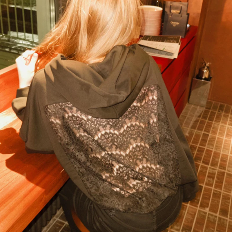 

OMSJ модная универсальная толстовка с капюшоном и длинным рукавом с открытой спиной, кружевная лоскутная толстовка для отдыха в стиле Харадзюку для женщин, уличная одежда