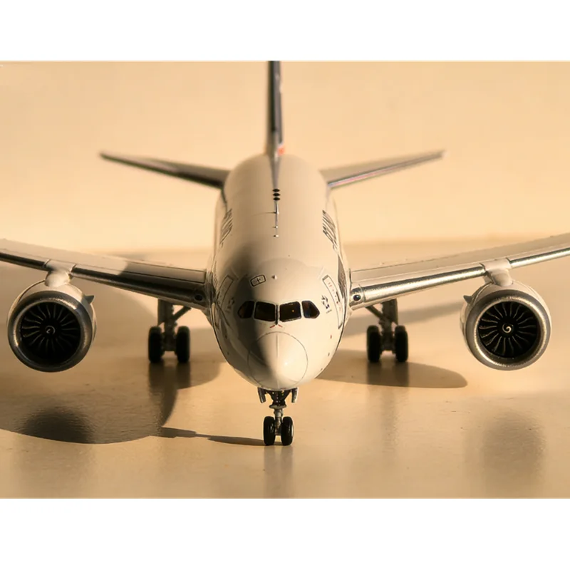 

1/130 Scale 43CM Airplane LOT 787-8 Polish Airlines Model With Light Wheel Diecast Resin Plane Collection Display Gifts Fans