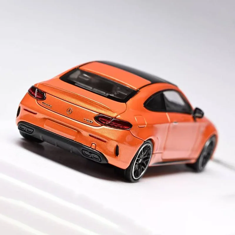 Nieuw Op Voorraad Howie Model 1:64 C63s Coupe W205 Simulatie Legering Miniatuur Gegoten Volledige Deur Auto Model Custom kinderen Speelgoed Gift