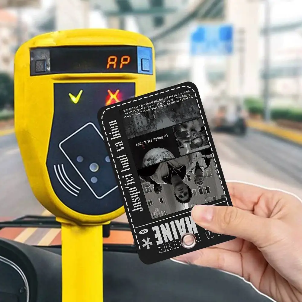 La Haine 1995 Movies Prints Style PU حامل بطاقة الوصول مع سلسلة مفاتيح - الحماية التنفيذية لبطاقة البنك، مترو الأنفاق، حافظة بطاقة الحافلة