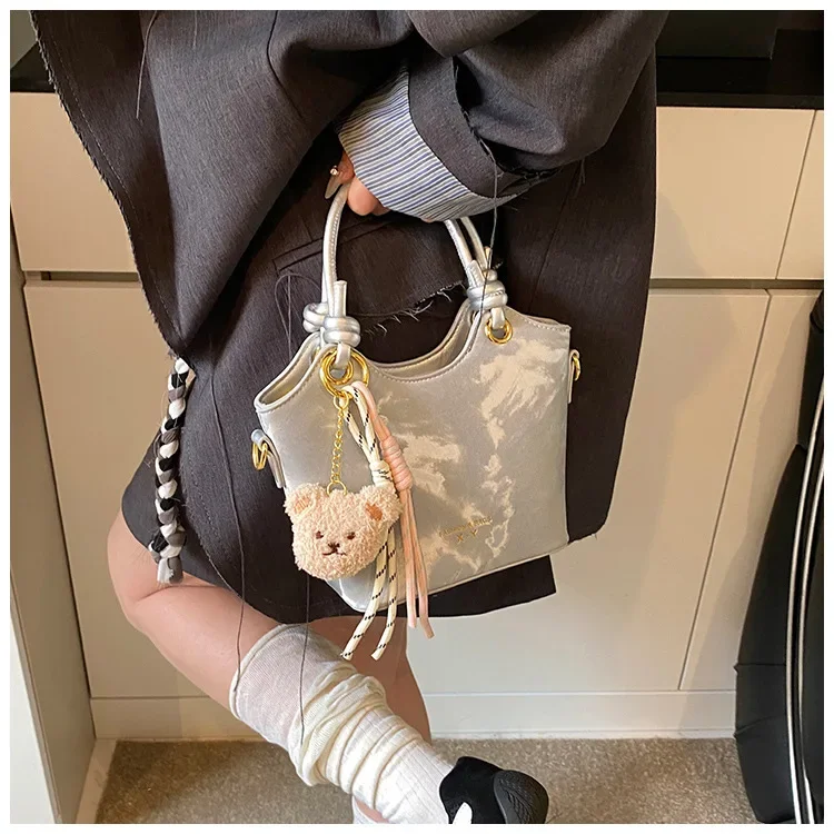 2025 Spring New Trendy Casual Bucket Bag Women Simple High-Sense European Style Work Commute Messenger