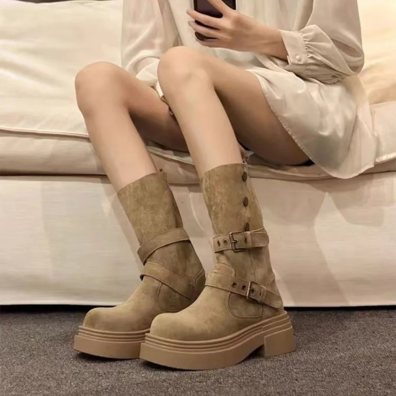 Modische Damen-Plateaustiefel im Western-Stil, 2-Wege-Trageoption, faltbarer Schaft, Wildleder, doppelte Schnalle, Herbst-Winter-Cowboystiefel – Detail 2