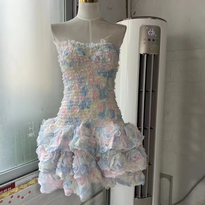 2025 primavera e verão francês novo tubo superior elástico envoltório camada plissado vestido curto para mulher