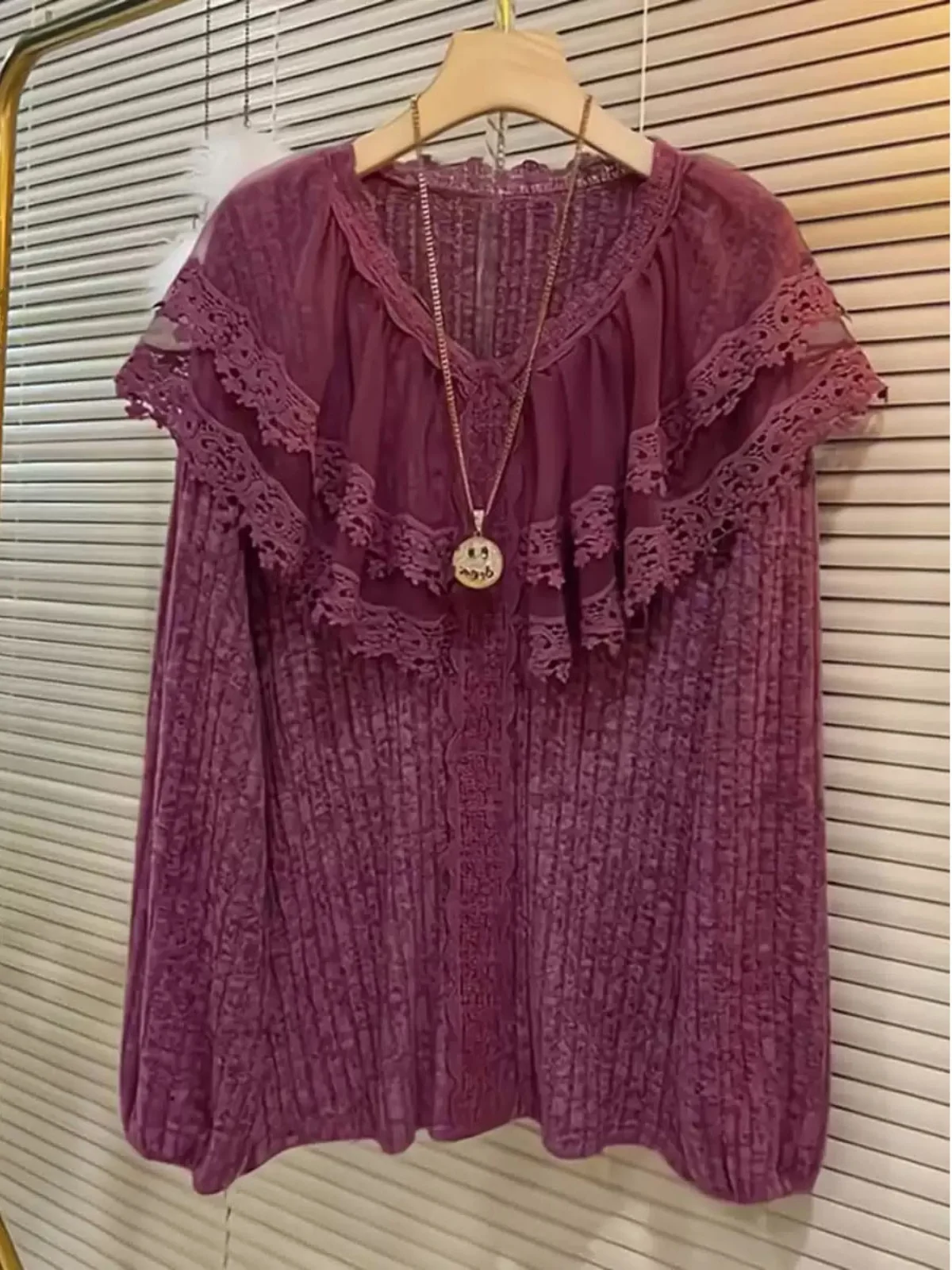 Fashionable Spring Autumn plus Size Women's T-Shirt with Lace Trim And Gored Collar Extra Large 2300 Pounds Design