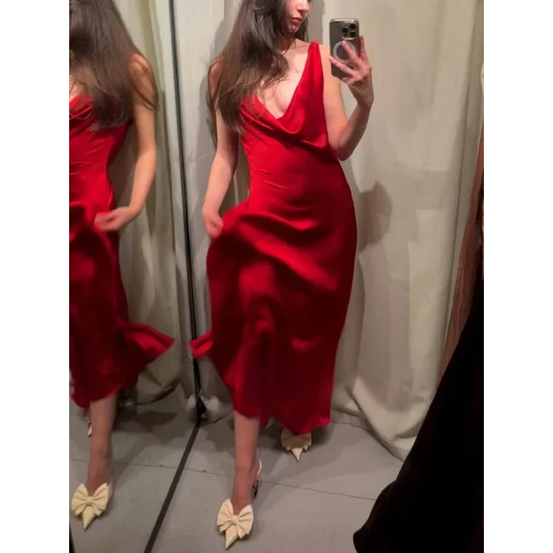 Summer Sexy Red Satin Pleated Maxi Dress Sleeveless Chic Women's Party Beach Dress High Street Style New Commuter Fashion