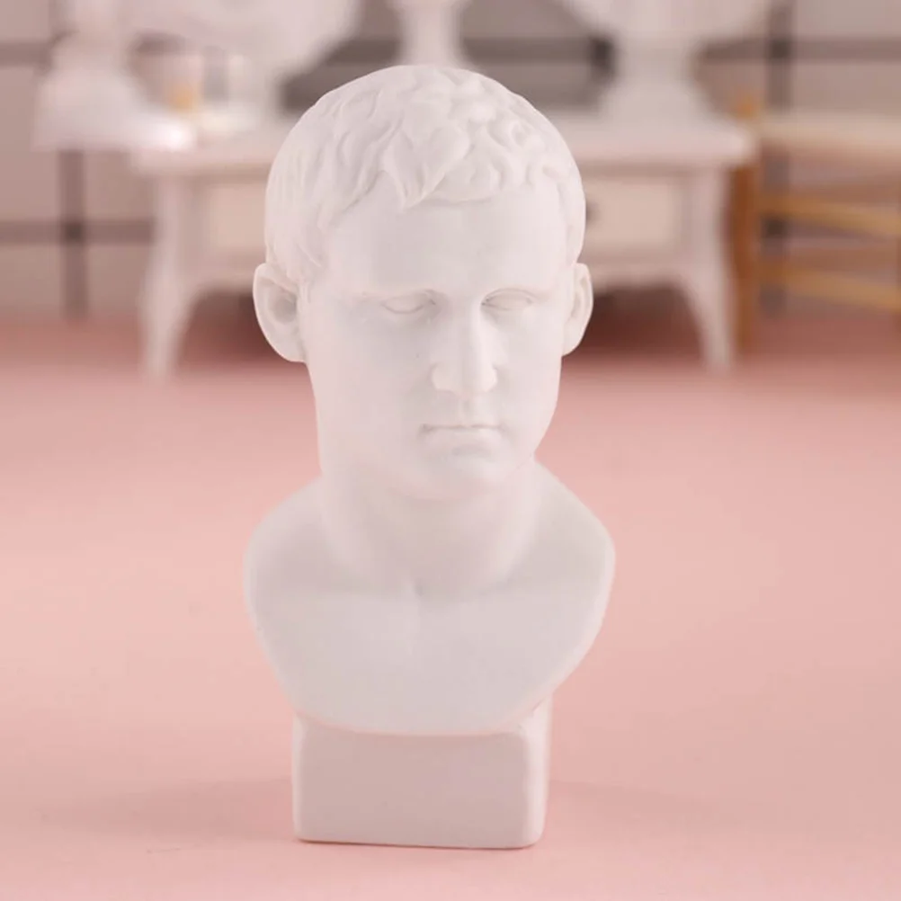 

Plaster Statue Ornament Desktop Sculptures Decoration Decorate Home Statues Resin Small Bust Office Decorations Decorative