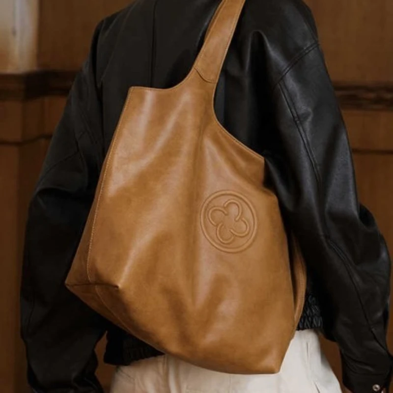 Cassile New Vintage Vegetable-Tanned Vest Tote Bag for Women Commuting Large Capacity Single Shoulder Underarm Bucket Bag