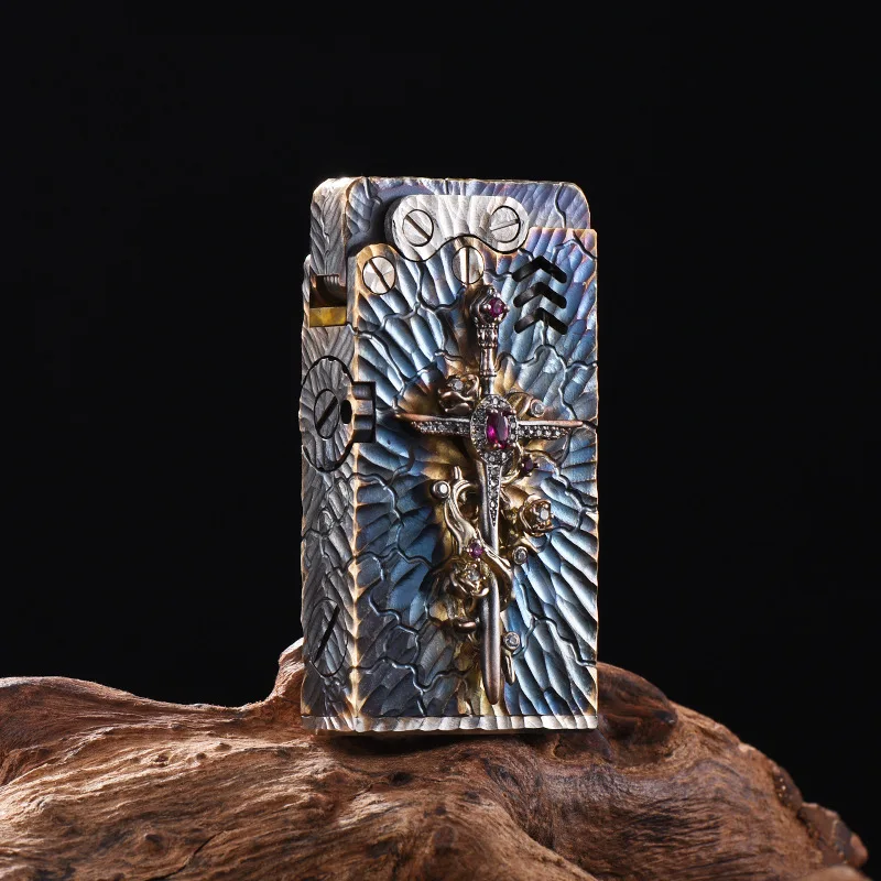 

Split Angel Sword Original Copper Aged Kerosine Lighter, High Quality Gift Cigarette Lighter for Men