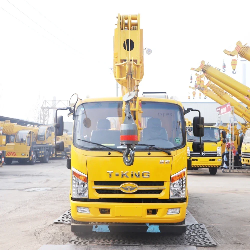 130HP Truck Crane  automatically hydraulic lifting 10 ton with Motor Power 11KW