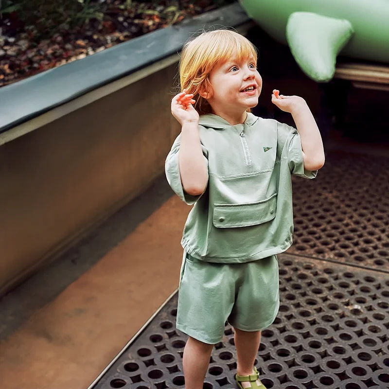 

Детский комплект OUYUN с защитой от солнца UPF50+ и охлаждающим эффектом: летний спортивный костюм с коротким рукавом и капюшоном для мальчиков и девочек