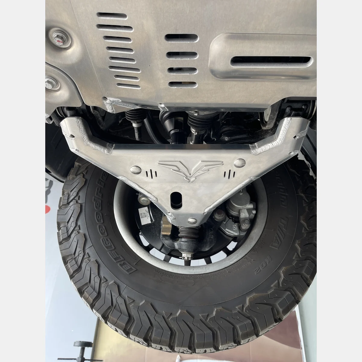 لوحات انزلاقية كاملة GWM Poer مناسبة للوحة حماية الجزء السفلي من الألومنيوم لشاحنة الالتقاط 4WD