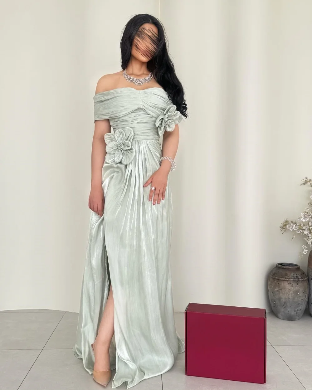 

Customized Fashion Classic Pleat Ruched Handmade Flower Straight Off-the-shoulder Long Dresses Bespoke Occasion Dresses Formal