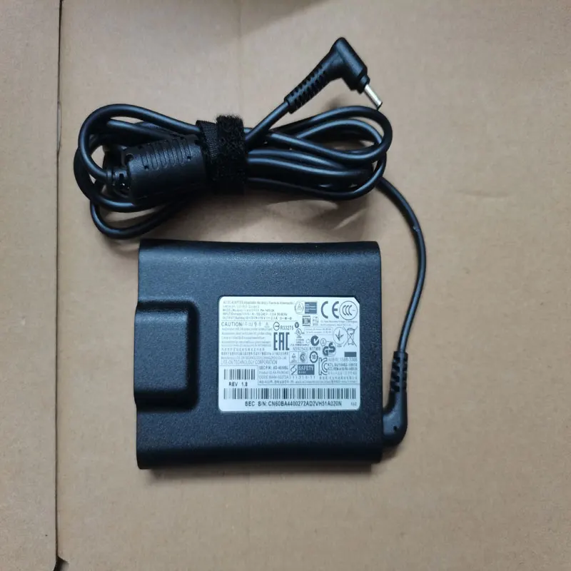 

NEW OEM Slim 19V 2.1A 3.0mm 40W PA-1400-24 AD-4019SL AC Adapter For Samsung NP540U4E-K04US Genuine Puryuan Charger