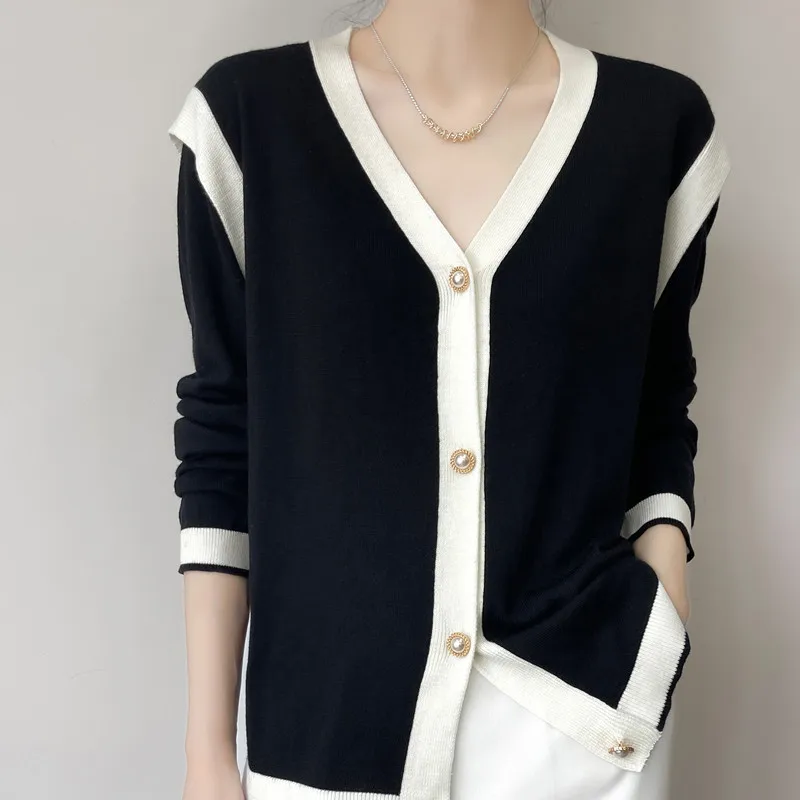 Spring and Autumn PerFemale Knit Cardigan Wool V-neck Jumper Top Single Breasted Simple Slim Women White Black Patchwork Sweater