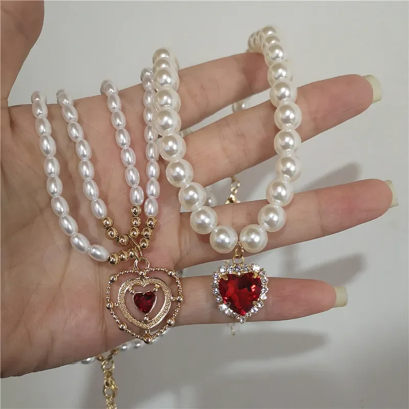 Kpop Vintage Red Love Heart Pendant Zircon Pearl Chain Choker Naszyjnik dla kobiet Estetyczna biżuteria na imprezę Prezent świąteczny Gorąca wyprzedaż