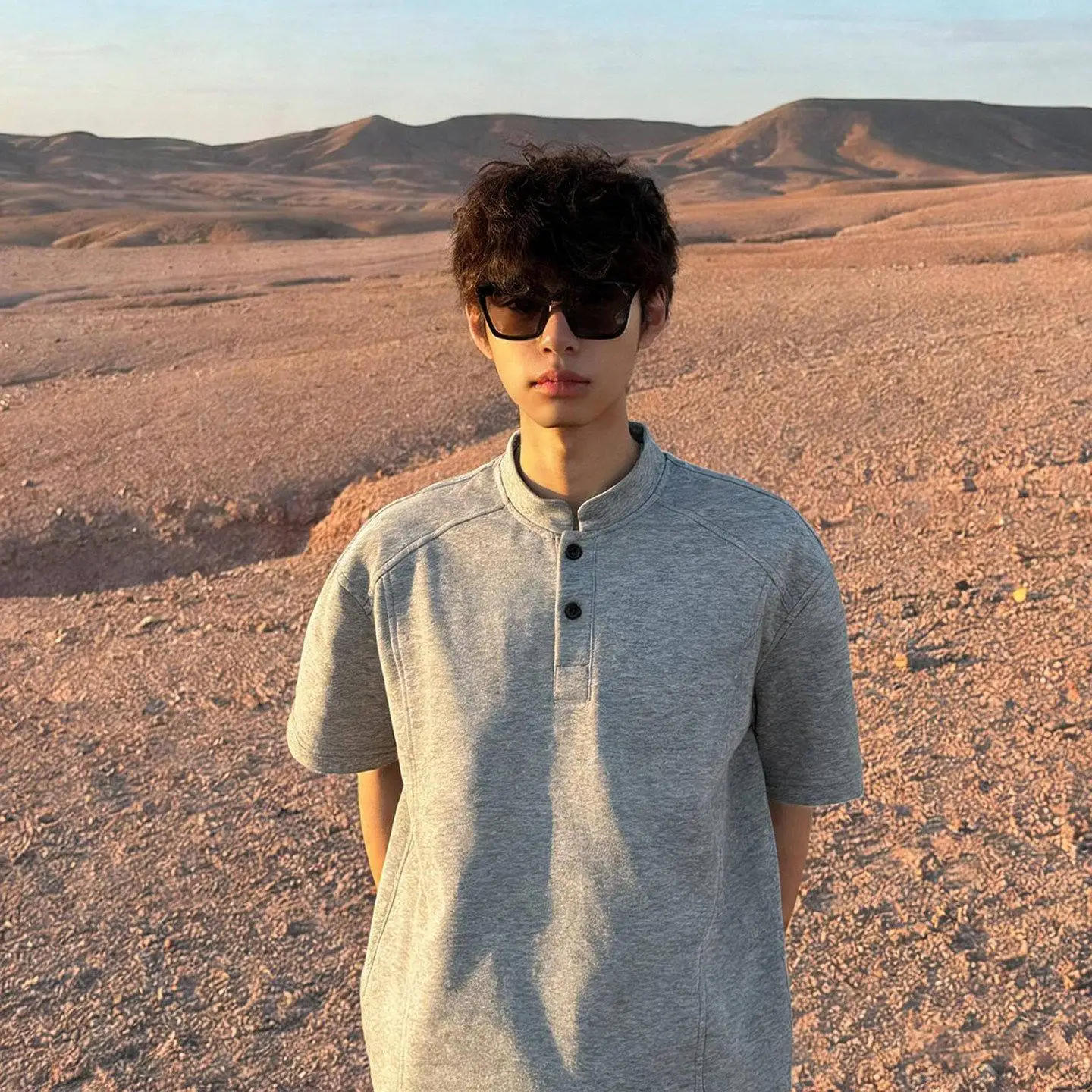 

2026 Summer Men's Gray Henley Neck Short Sleeve T-Shirt, Vintage Patchwork Regular Shoulder Polo, Premium Casual Half Sleeve Top