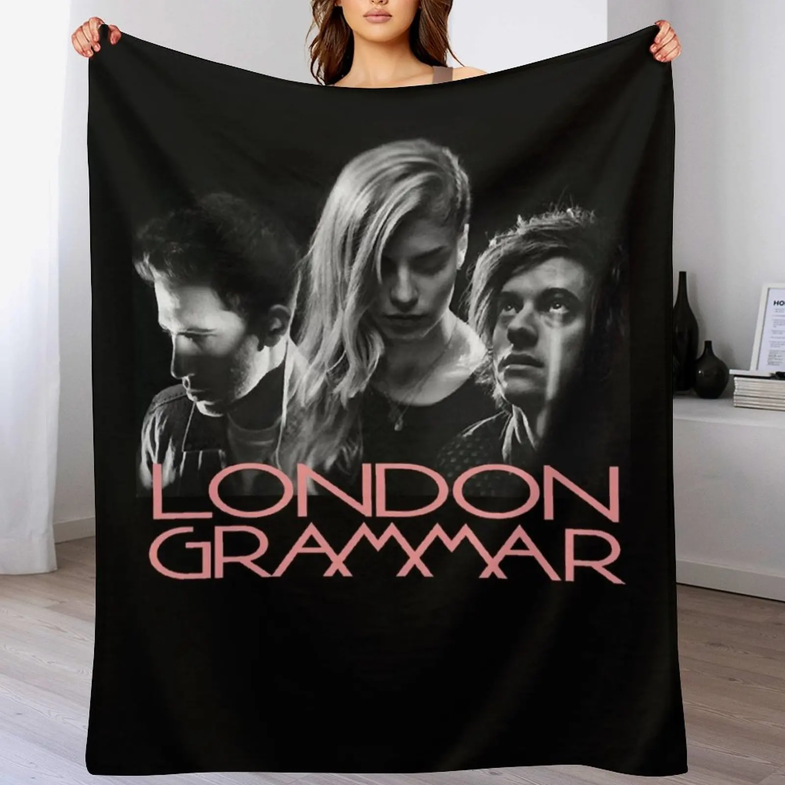 

Londons Grammars Tee Band Logo Singers Throw Blanket Decoratives Stuffeds Luxury Plush Blankets