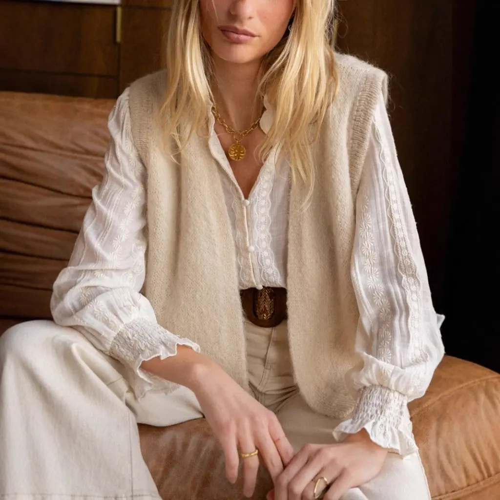 

Женский однотонный вязаный верхний жилет, свитер без рукавов, нишевый дизайн, новый сложенный стиль, модный многослойный стиль