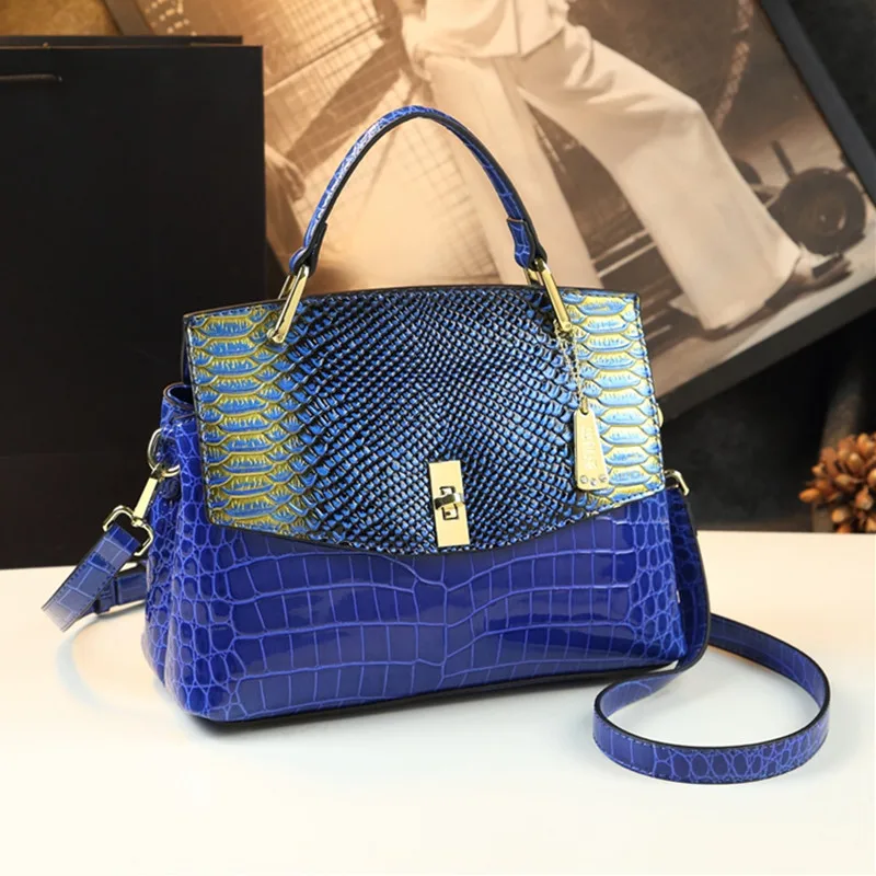 Genuine Leather Women\'s Bag 2023 New Fashion Ladies Small Crossbody Bag All-Match Elegant Mom Handbag Snake Pattern Shoulder Bag