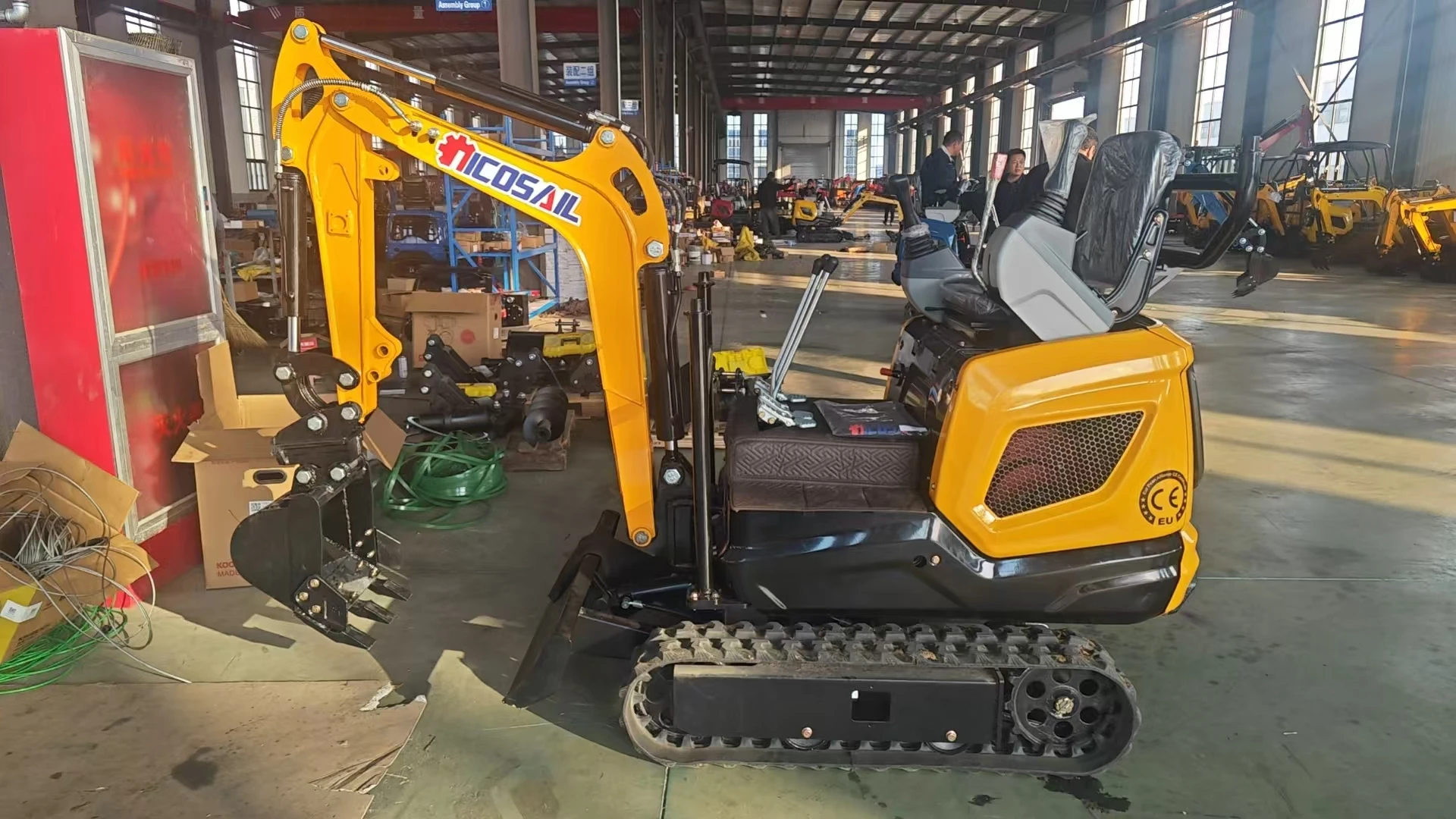 Small excavator 1.8-ton household excavator diesel powered small crawler excavator with bucket