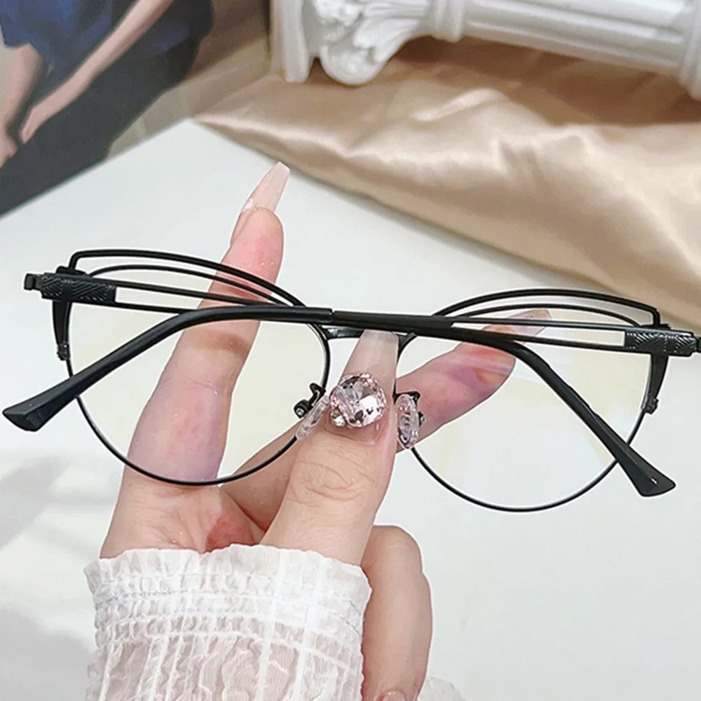 نظارات العين على شكل عين نظارات نسائية مضادة للإشعاع تصميم أنيق نظارات الضوء الأزرق للمستخدمين الإناث