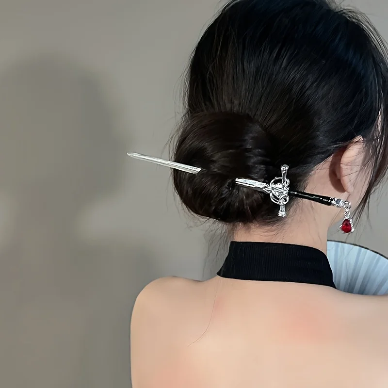 Creative Sword-Shaped Ruby ​​Hairpin, Retro Chinese Style, Perfect For Women Who Enjoy Traditional Chinese Culture And Hanfu.