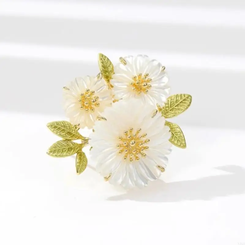 Womens Fashionable Floral Lapel Pin Spring Flower Brooch Fashion Accessory