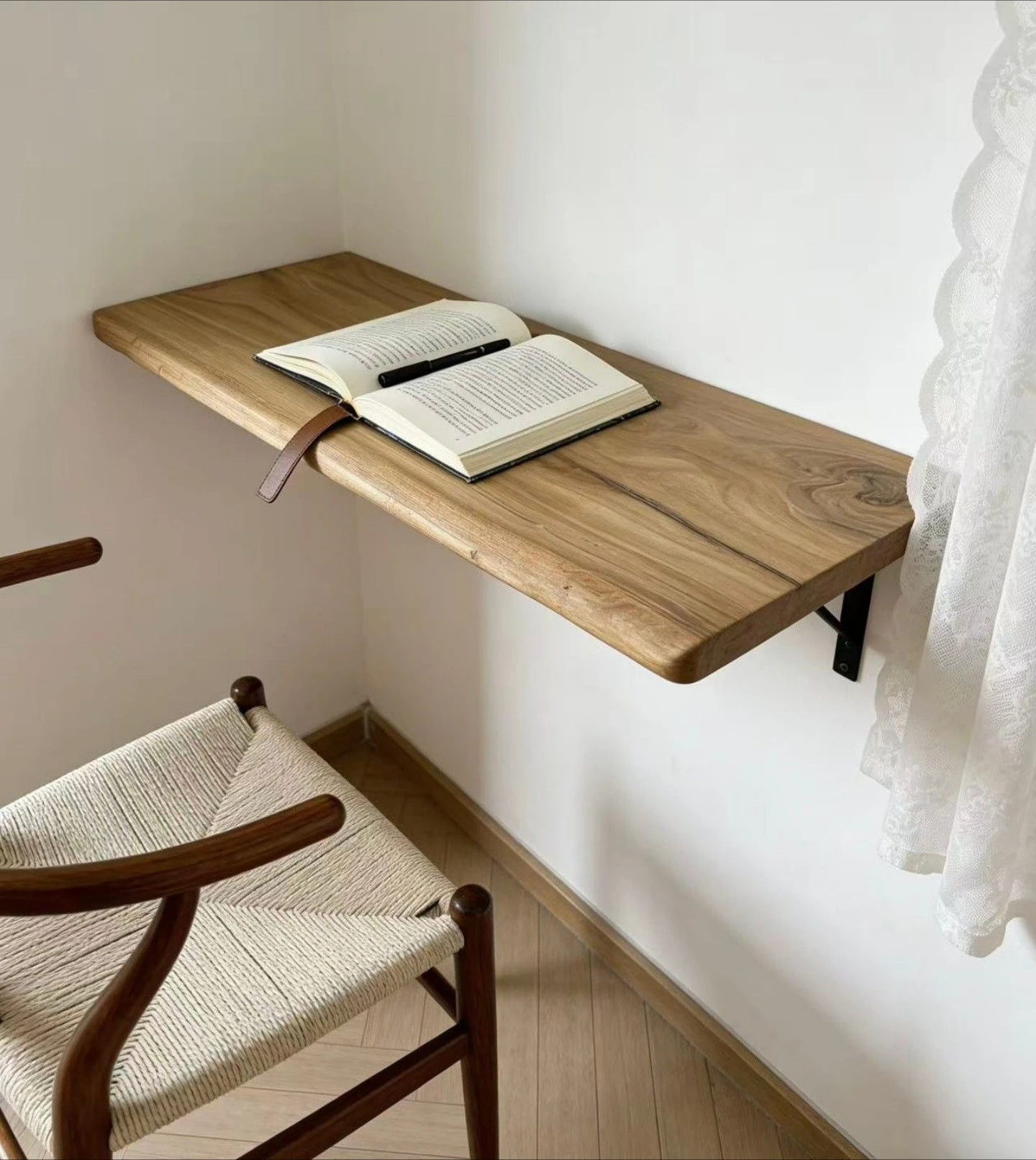 Simple wind solid wood wall hanging table large capacity storage rack wall table