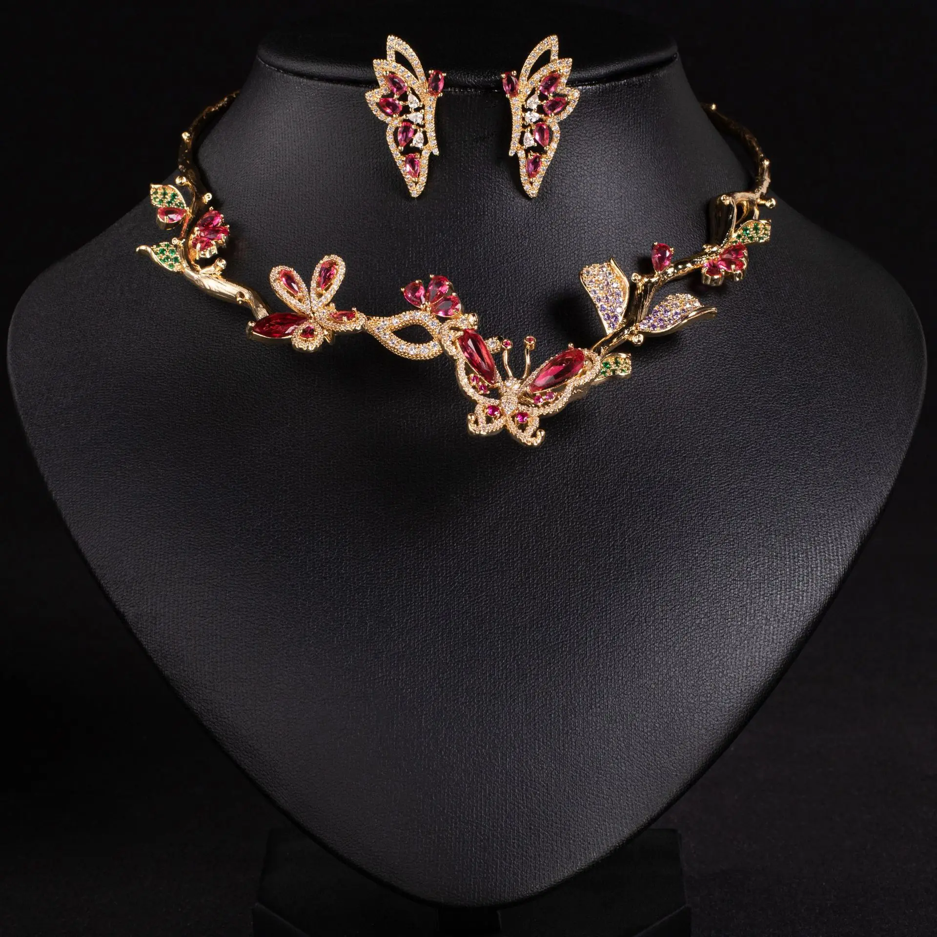 

Bridal Zircon Necklace & Earrings Set 3D Butterfly Choker Light Luxury Elegant Women‘s Jewelry Gift