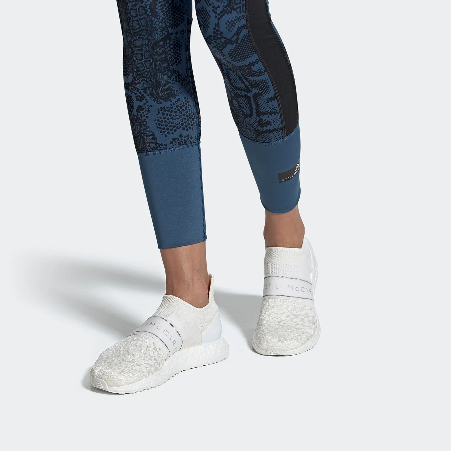 

Аутентичные женские кроссовки Adidas Stella ULTRA BOOST EH1729