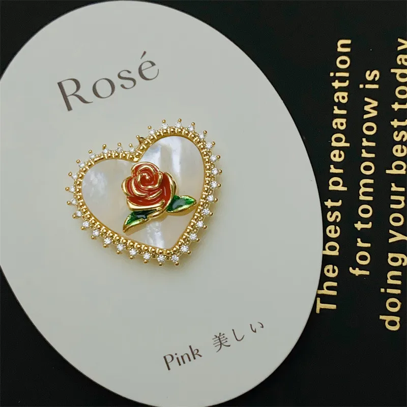 CC Romantic Brooch Natural Shell Hreat Shape Magnetic Attraction Pins Sweater Pin French Style Cardigan Shawl Buckle Gifts B315
