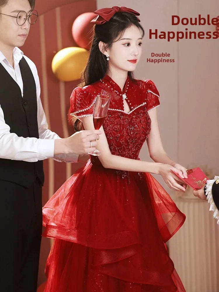 

Красное свадебное платье-ципао для помолвки, вечернее платье, винтажное, с жемчужной отделкой, длинная юбка, короткий рукав, миди-платье