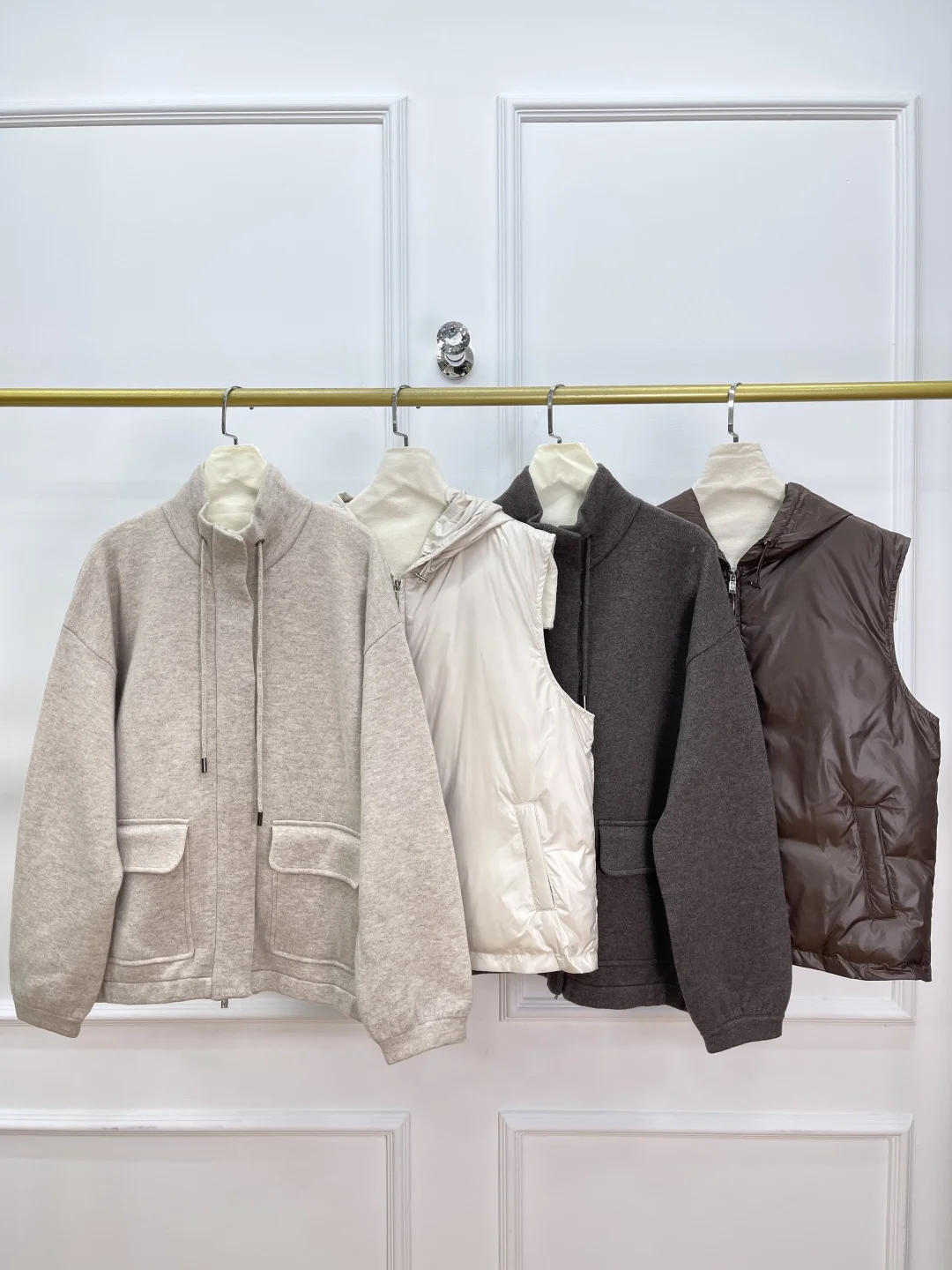 

Women's Casual 2-Piece Set Long Sleeve Single Breasted 100% Cashmere Cardigan + Sleeveless Hooded Down Vest