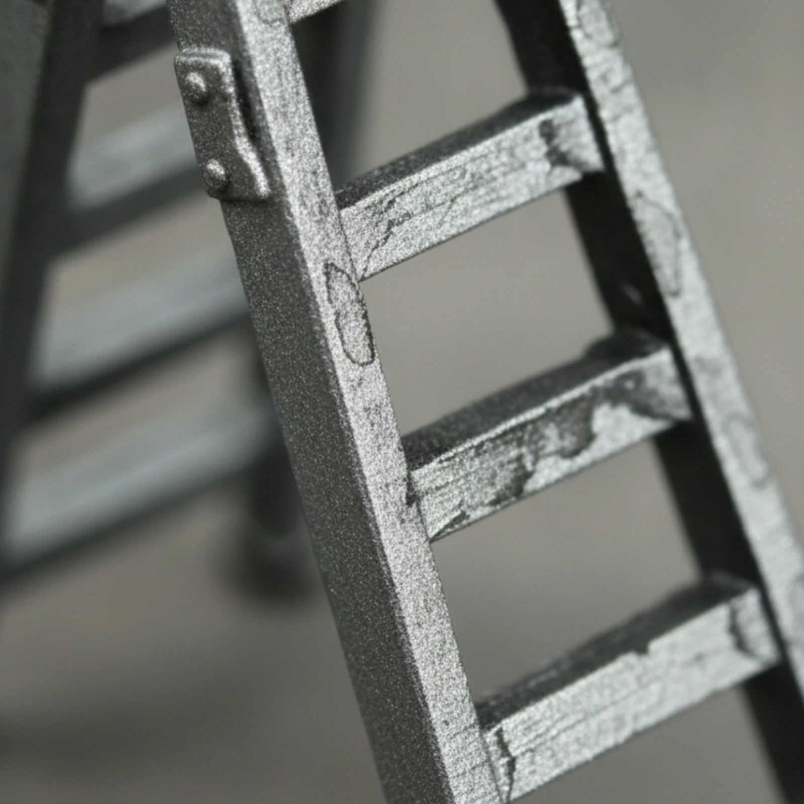 Miniature Step Ladder Resin Miniature Ladder with Steps Diorama Prop Weathered Authentic for Hobbyists, Model Garage