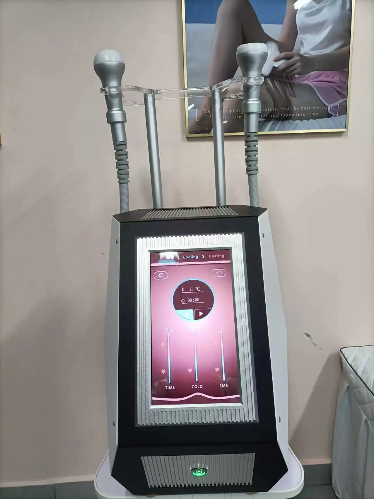 

Portable Non-Invasive Cold and Heat Therapy Machine Ems Facial Beauty Machine for Facial Lifting and Body Slimming