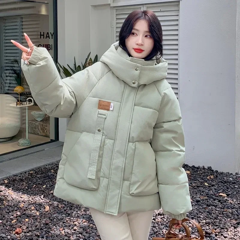 2025 Winter Nieuwe Vrouwen Korte Parka Jas Mode Losse Katoenen Jas Met Capuchon Vrouwen Plus Size 3xl Katoenen Kleding Winter Uitloper