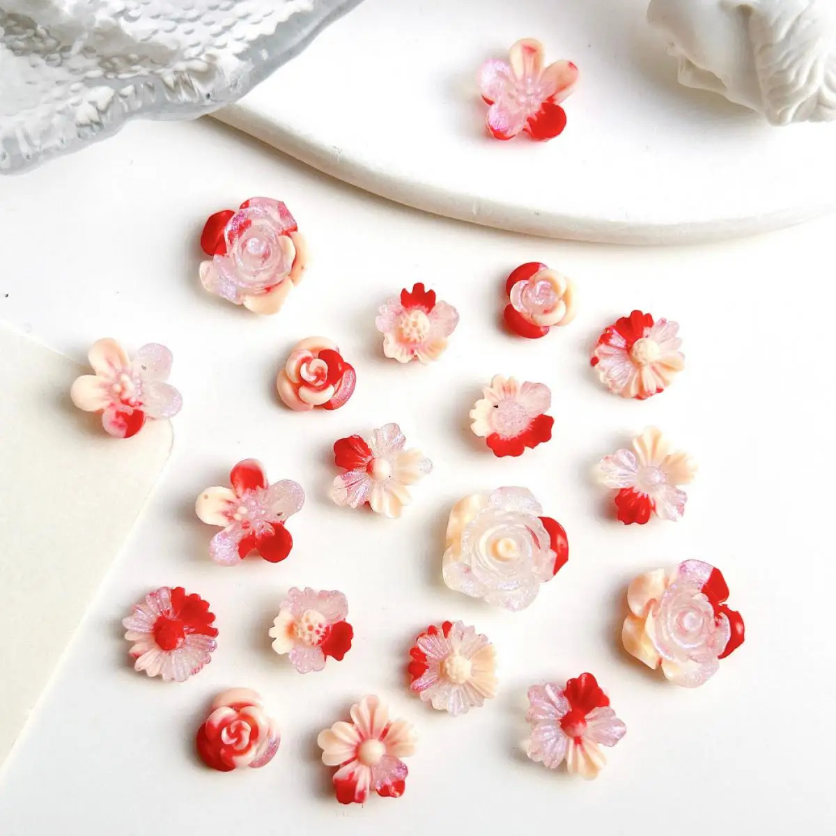

Random Mixed Red Pink Splicing Flower Series Nail Art Decorations 3D Resin Luminous Flower Nail Charms Supplies for Manicure DIY