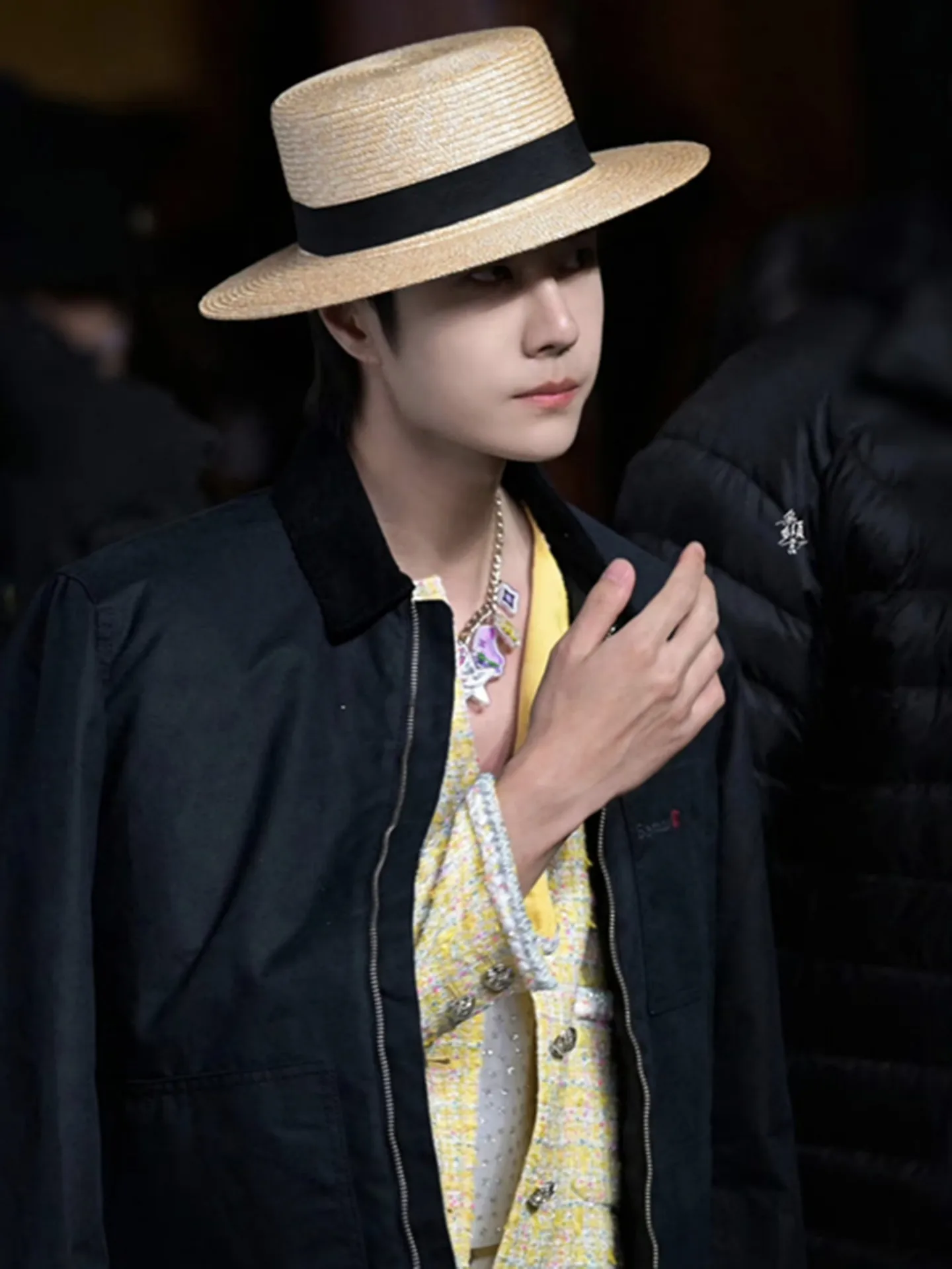 pbmarket-wang-yibo-straw-hat-flat-top-sunshade-hat-sunscreen-flat-brim-small-gift-hat-men-women-universal-spring-season