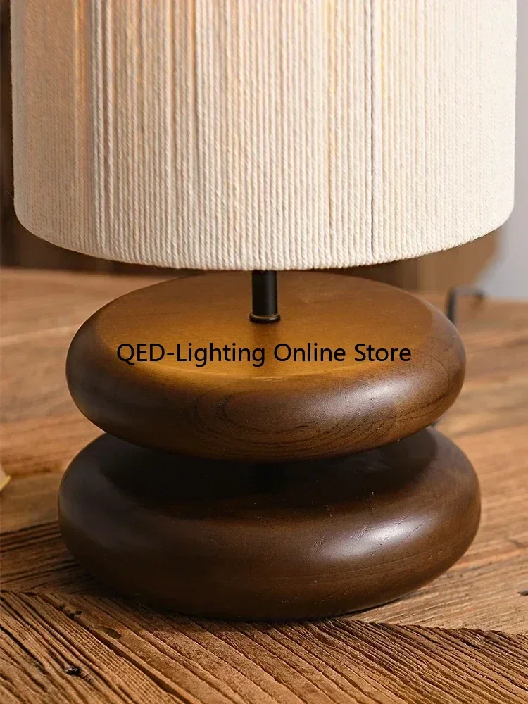 Japanese Style Creative Bedside Table Lamp Walnut Wood Color for Bedroom Designer Solid Wood Living Room Study Retro Table Lamp