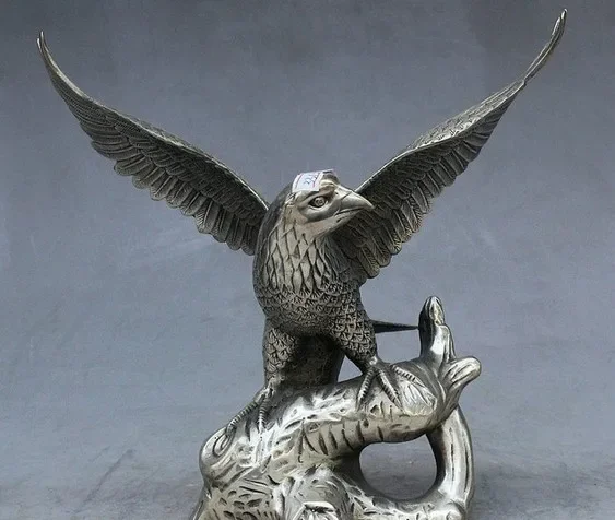 China Silver Handwork Carving Flying Eagle Eagles Hawk Hawks Beast Animal Statue