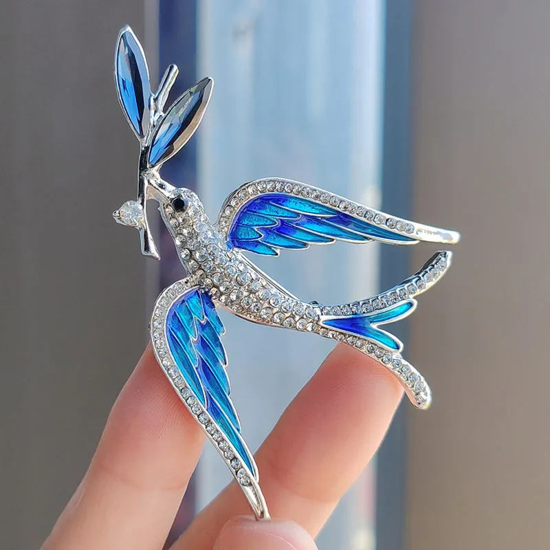 RONGXUANMEI Blue Enamel Flying Swallow Brooches For Women Luxury Crystal Rhinestone Brooch Pin Lady Clothing Accessories Corsage