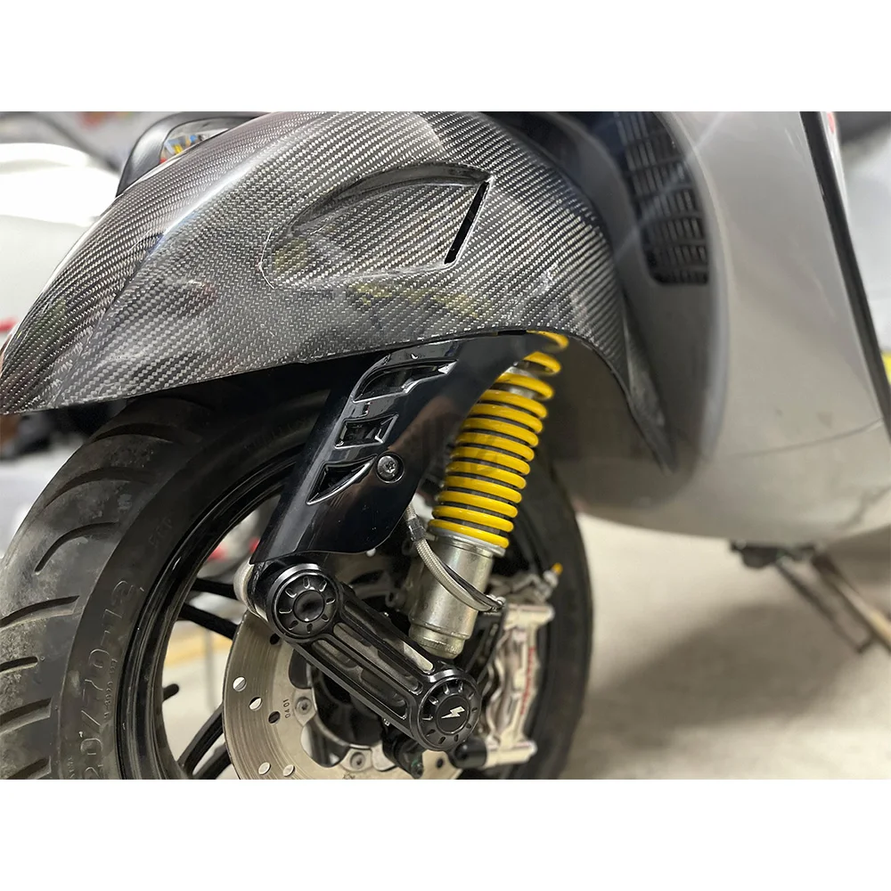 Per VESPA GTS 150 250 300 GTV HPE 2013 - 2023 Moto Ruota Anteriore Rocker ABS Ammortizzatore In Carbonio Copertura Laterale Accessori